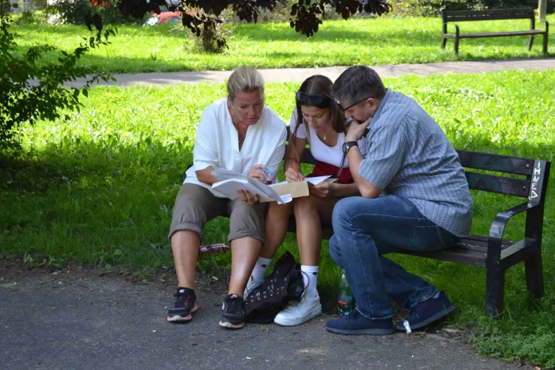 SHOTT - Tajemství skláren (2021) - foto 5